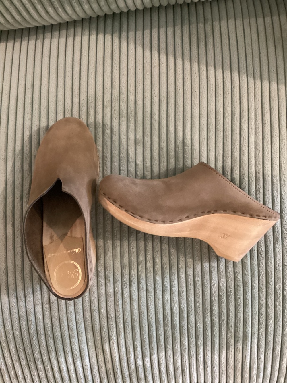 No. 6 Clogs, New School